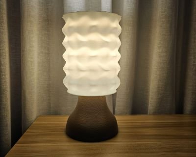 Rippled table lamp